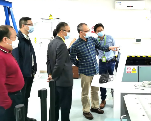 中檢深圳公司高總率隊慰問(wèn)中檢華通威員工